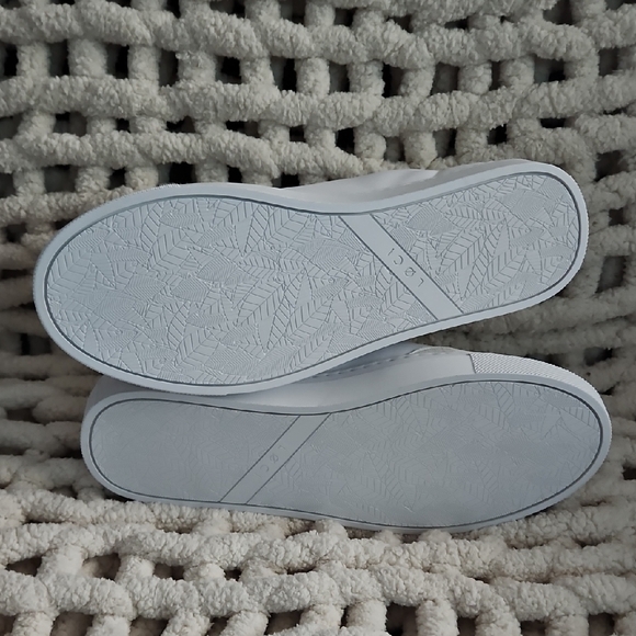 Loci Ten Vegan Logo High-Top Sneakers - Picture 9 of 16